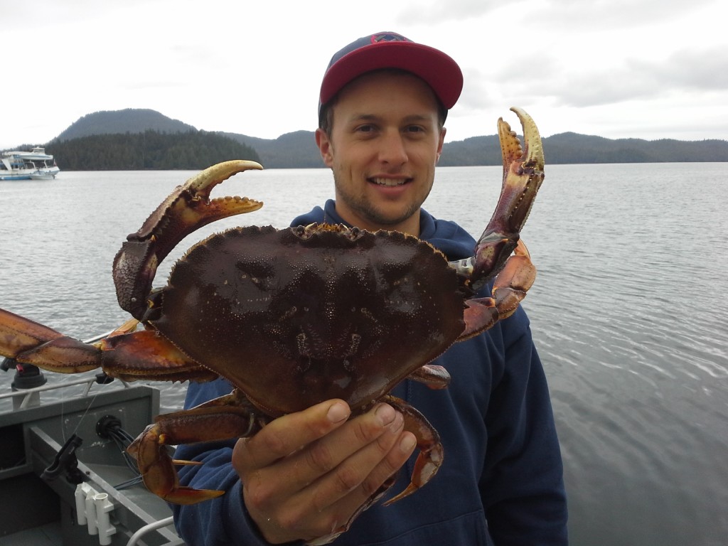 Crabbing Chinook Shores Lodge